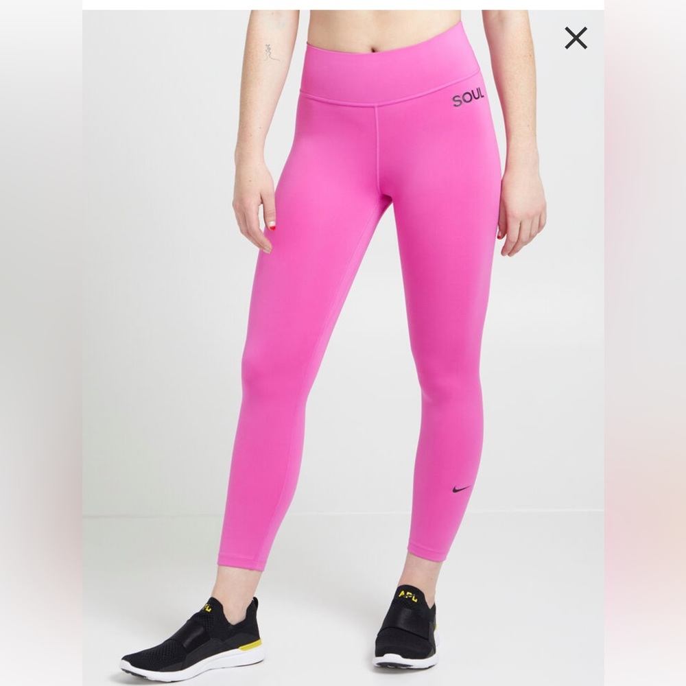 NIKE / soulcycle 
One Crop Leggings